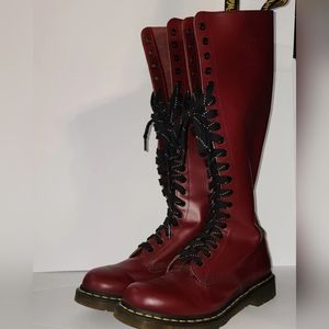 W8 Dr.Martens 12270 Cherry High Calf Boots